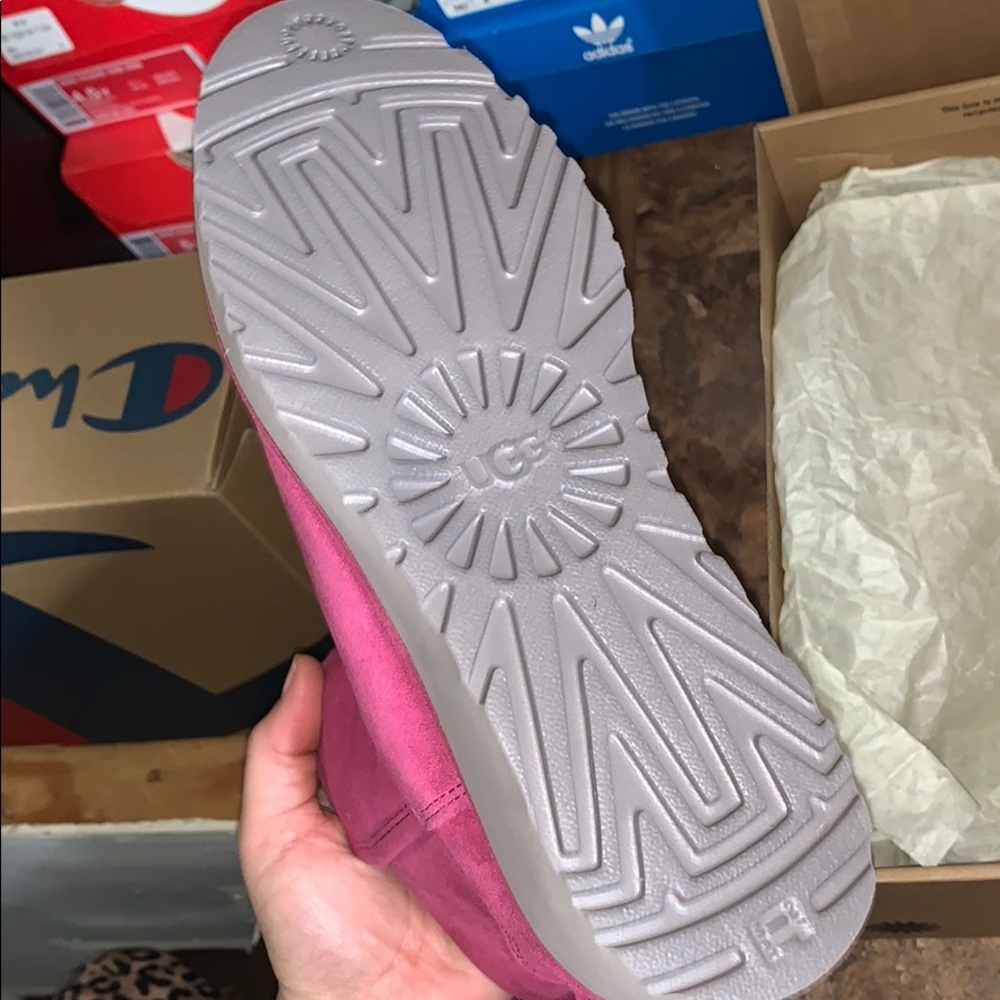 Pink uggs - Picture 2 of 2